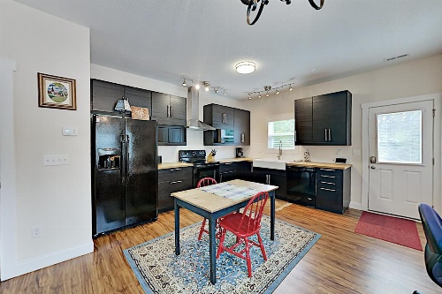 All-Suite Retreat Near Downtown, Outdoor Activities home image 2